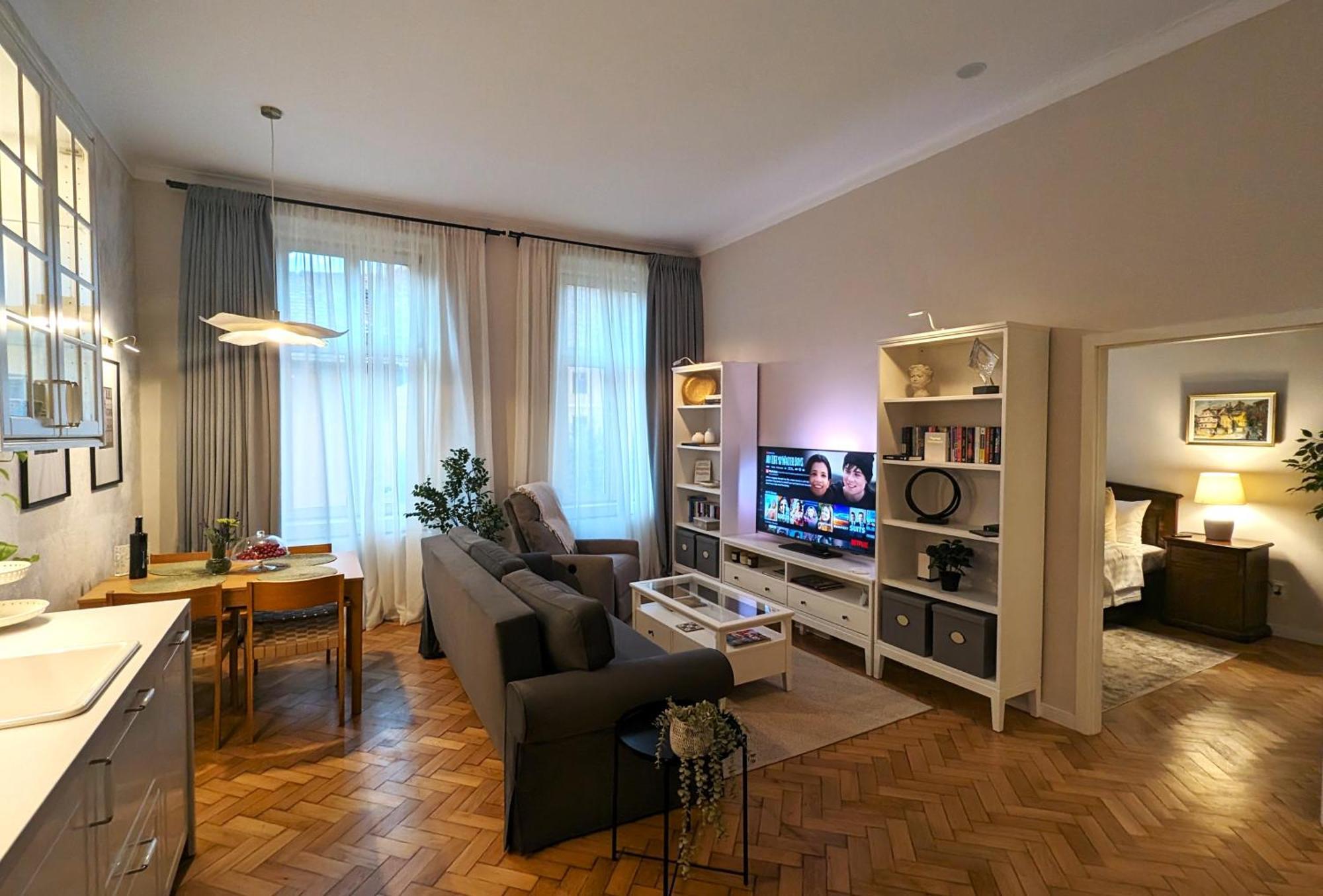 Apartment In Historic Center, Quiet Area, Ac Sibiu Bagian luar foto