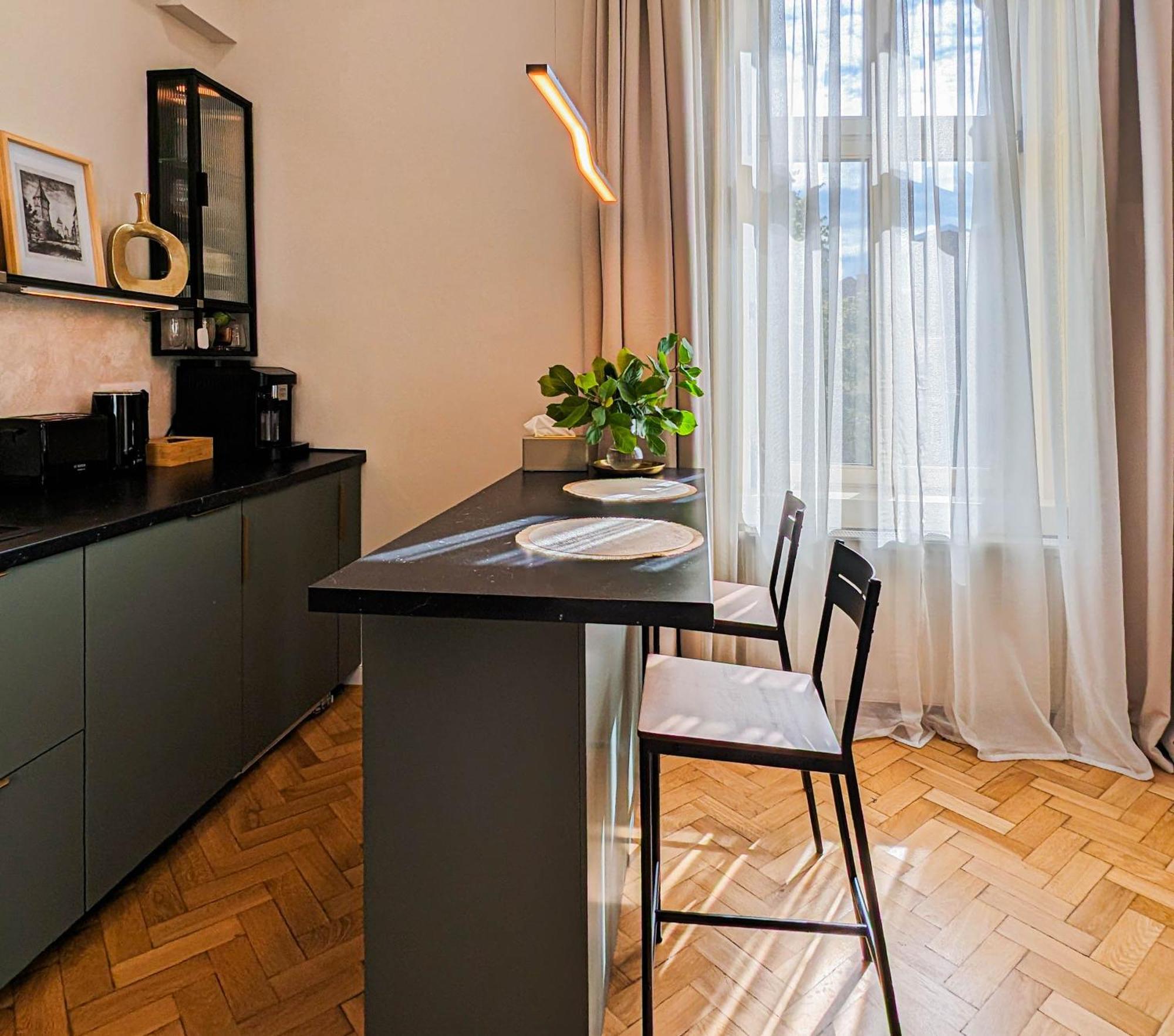 Apartment In Historic Center, Quiet Area, Ac Sibiu Bagian luar foto
