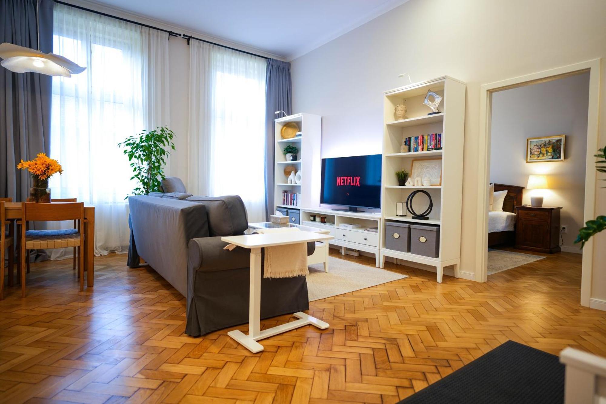 Apartment In Historic Center, Quiet Area, Ac Sibiu Bagian luar foto