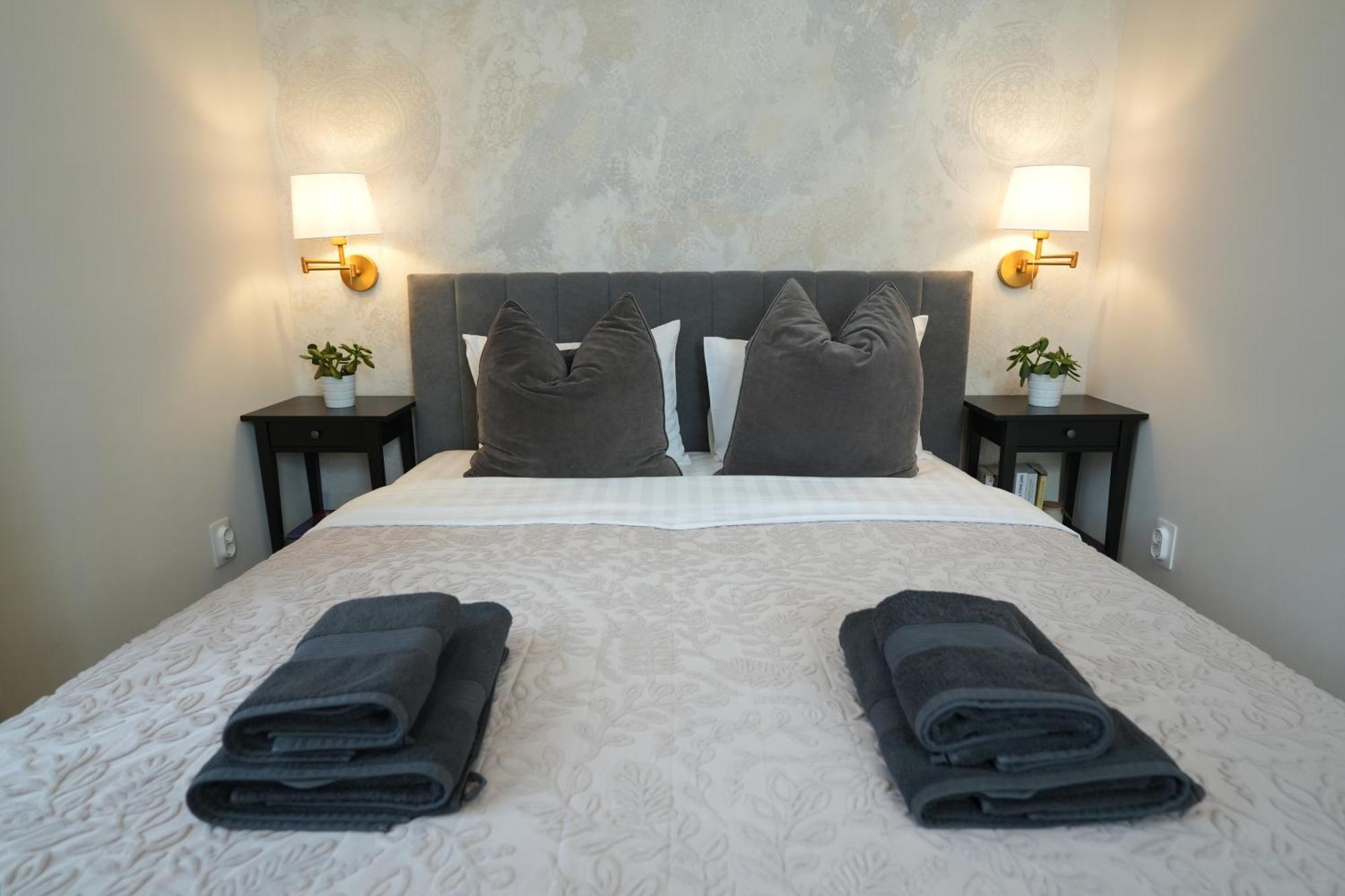 Apartment In Historic Center, Quiet Area, Ac Sibiu Bagian luar foto