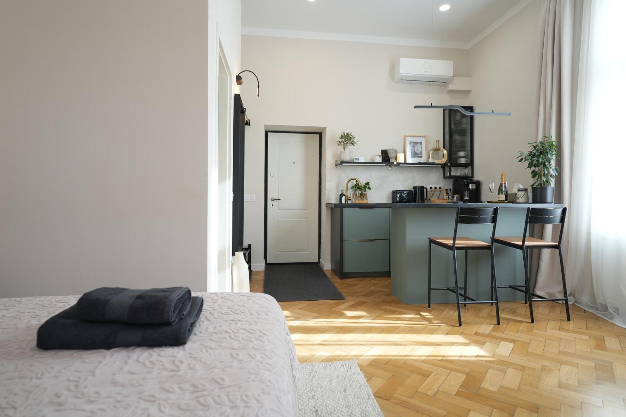 Apartment In Historic Center, Quiet Area, Ac Sibiu Bagian luar foto